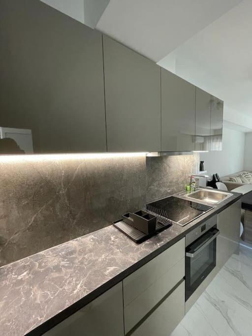 Niarchos Apartment III Atene Esterno foto